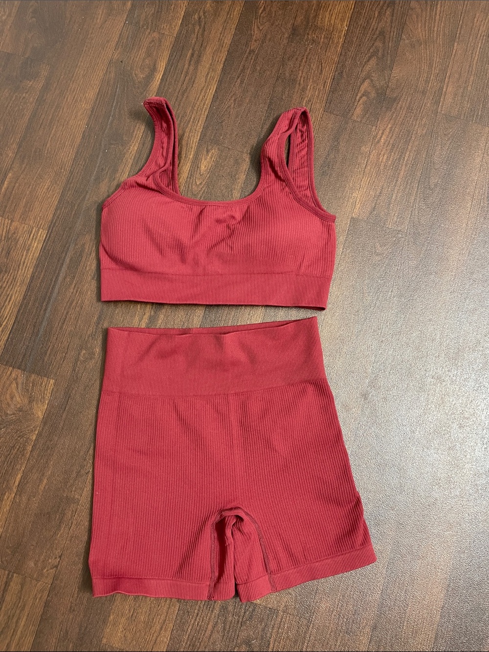 Ribbed Crop Sports Bra and High-Waist Shorts Set - Deep Red